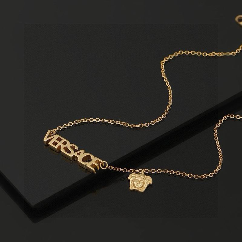 Versace necklace 02yxh174